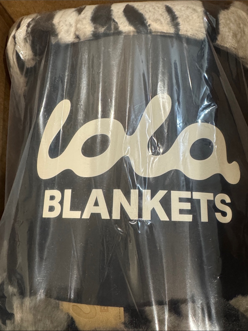 Lola Blankets/Desert Tiger/Size L/Faux Fur/Throw/Blanket/NWT! NIB! SEALED! - Picture 10 of 16